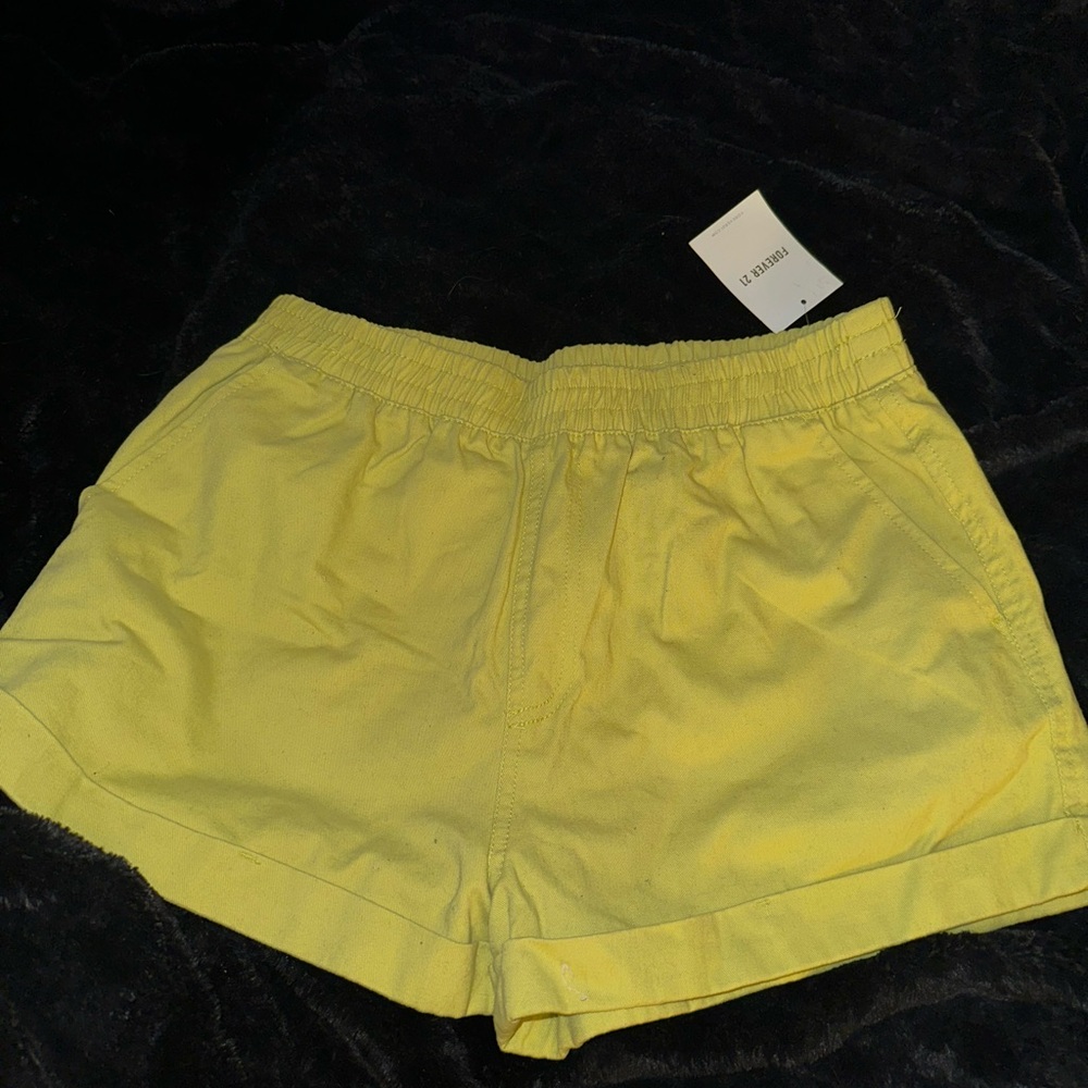 Forever 21 yellow summer shorts
Size Medium